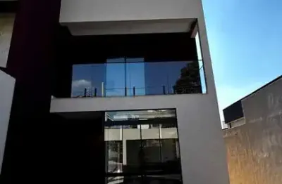 Sobrado com 3 suítes, piscina, bairro jardim dos pinheiros, ótimo acabamento