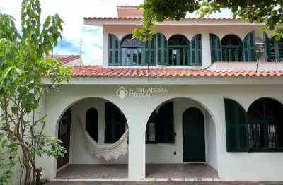 Casa com 4 quartos à venda na reverendo orlando baptista, 50, vila joão pessoa, porto alegre, 350 m2 por r$ 850.000