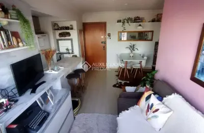 Apartamento com 2 quartos à venda na avenida da azenha, 680, azenha, porto alegre, 50 m2 por r$ 379.000