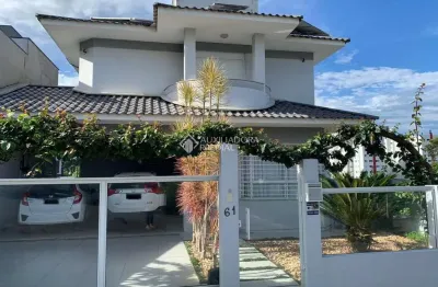 Casa com 3 quartos à venda na rua dos rouxinóis, 61, pedra branca, palhoça, 210 m2 por r$ 1.699.000