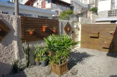 Casa com 3 quartos à venda na servidão catarina albina gouvêa, 160, saco dos limões, florianópolis, 150 m2 por r$ 689.000
