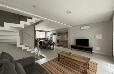 Casa em condomínio fechado com 3 quartos à venda na rua joão henrique gonçalves, 132, lagoa da conceição, florianópolis, 154 m2 por r$ 2.200.000