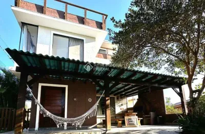 Casa com 3 quartos à venda na maria francisca roque, 110, praia da gamboa, garopaba, 260 m2 por r$ 1.490.000