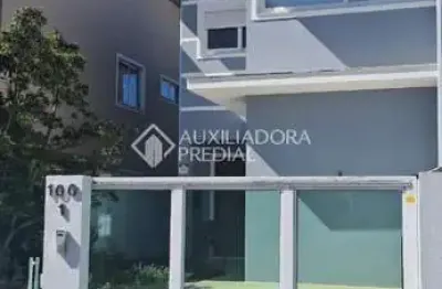Casa com 3 quartos à venda na rua manoel soares d'azevedo maia, 100, carianos, florianópolis, 135 m2 por r$ 1.310.000