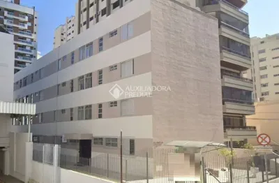 Apartamento com 2 quartos à venda na rua desembargador arno hoeschl, 39, centro, florianópolis, 60 m2 por r$ 440.000