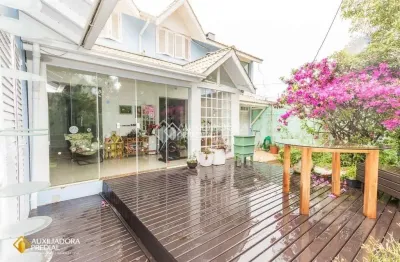 Casa com 5 quartos à venda na avenida buriti, 374, itacorubi, florianópolis, 255 m2 por r$ 2.500.000