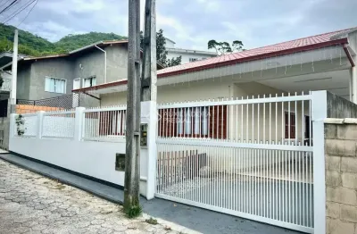 Casa com 3 quartos à venda na estrada francisco thomas dos santos, 669, pântano do sul, florianópolis, 120 m2 por r$ 1.010.000
