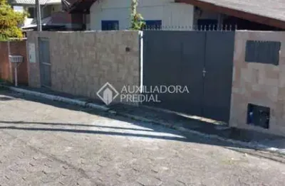 Casa com 3 quartos à venda na rua durval pires da cunha, 337, sambaqui, florianópolis, 60 m2 por r$ 531.000