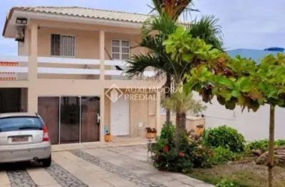 Casa com 5 quartos à venda na servidão joão heitor da silva, 109, ingleses do rio vermelho, florianópolis, 200 m2 por r$ 1.040.000