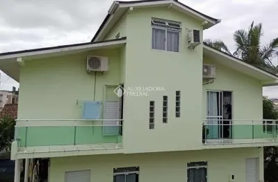 Prédio à venda na servidão manoel monteiro, 17, canasvieiras, florianópolis, 284 m2 por r$ 1.400.000