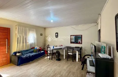 Casa com 2 quartos à venda na rua general rondon, 1067, tristeza, porto alegre, 75 m2 por r$ 600.000