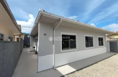 Prédio à venda na osvaldo belarmino guilherme, 53, prado de baixo, biguaçu, 200 m2 por r$ 750.000