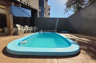 Casa com 4 quartos à venda na rua dona adda mascarenhas de moraes, 471, jardim itu sabará, porto alegre, 350 m2 por r$ 996.000