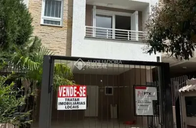Casa com 3 quartos à venda na avenida avelino talini, 816, universitário, lajeado, 147 m2 por r$ 750.000
