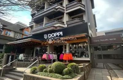 Apartamento com 2 quartos para alugar na borges de medeiros, 2916, centro, gramado, 66 m2 por r$ 2.970