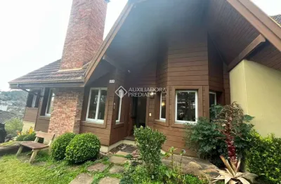 Casa em condomínio fechado com 2 quartos para alugar na gentil bonato, 199, pórtico, gramado, 195 m2 por r$ 7.000
