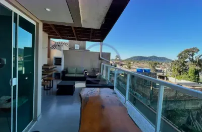 Triplex, 03 q, 1 suíte, 3 anos (planejados e eletros), 04 ares cond. 800m centro.