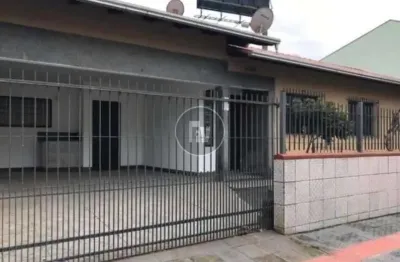 Casa em condomínio fechado com 3 quartos à venda na rua 2700, 1180, centro, balneário camboriú por r$ 1.600.000