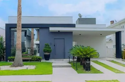 Casa com 3 quartos à venda na rua ivo josé rebello, 610, santa regina, camboriú por r$ 2.949.000