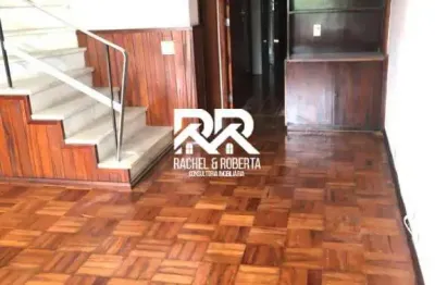 Charmosa casa em condomínio próximo a feirinha do alto
