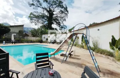 Casa em condomínio fechado com 4 quartos à venda no Alto, Teresópolis 