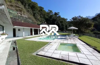 Bela casa de campo em condomínio com vista maravilhosa!