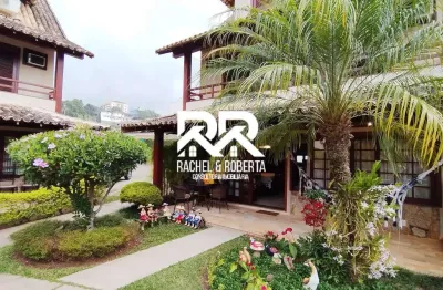 Linda casa em condomínio com infra estrutura de clube