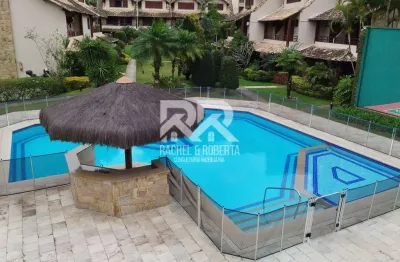 Linda casa em condomínio com infra estrutura de clube