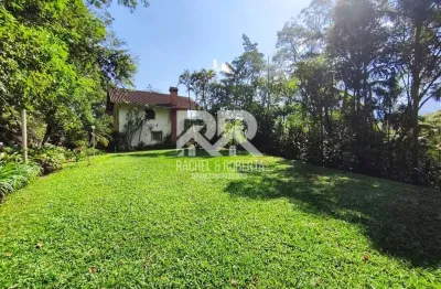 Casa em Condomínio Cercada pela Natureza l Comary l 3 quartos