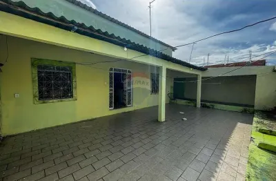 Oportunidade única: 4 casas independentes em terreno de 12x25