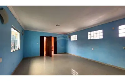Vendo casa no lirio do vale 2 quartos piscina  + 1 apartamento com suite master.