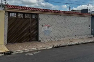 Casa com 3 quartos à venda no Planalto, Manaus 