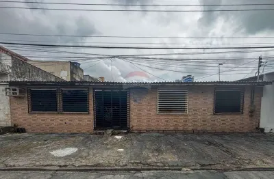 Casa com 3 quartos à venda na Praça 14 de Janeiro, Manaus 