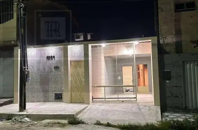 Casa Solta Reformada à Venda na Cidade dos Funcionários - 120m2 - Prox Av Oliveira Paiva