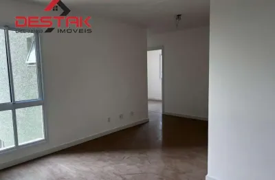 Apartamento a venda no differenziato residencial, andar alto e todo em piso laminado.