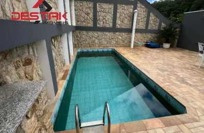 Casa com piscina a venda no jardim europa em campo limpo paulista.