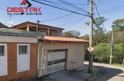 Sobrado composto por 02 casas com entradas independentes na vila nova medeiros.