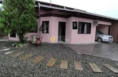 Casa averbada no bairro joão costa com área construída de 157m²