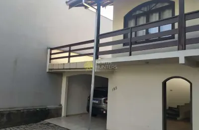 Casa com 4 quartos à venda na Rua Pelotas, Glória, Joinville