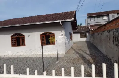 Casa alvenaria no boa vista, distante da área central de joinville 2.5km