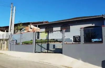 Oportunidade: casa com 140m² de área construida em alvenaria, estuda  troca por apartamento na regi