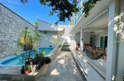 Casa averbada com 4 dormitórios à venda, 325 m² - iririú