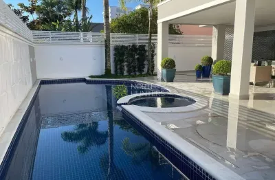 Linda casa à venda em jurerê  internacional, florianópolis