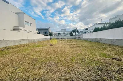 Terreno de 775 metros em uma região privilegiada de jurere internacional