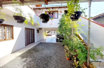 Casa com 4 quartos à venda na Rua Francisco Alves, Floresta, Joinville