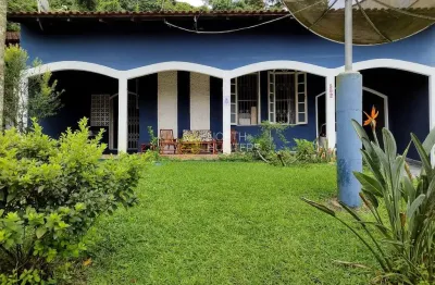 Casa com 3 quartos à venda na Rua dos Bancários, Petrópolis, Joinville