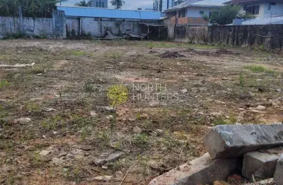 Terreno à venda, com alvará de construção aprovado na prefeitura. estuda permuta até 40% no local.