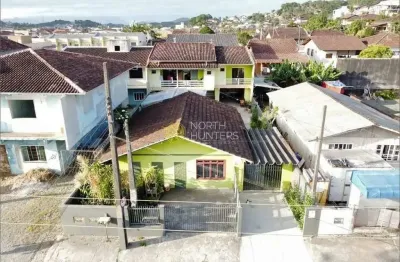 Casa à venda com 1 apartamento + 2 quitinetes no boehmerwald, joinville, sc