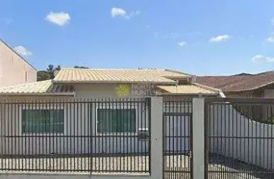 Casa à venda semi mobiliada no bairro  iririú, estuda permuta por imóvel de menor valor.  joinville