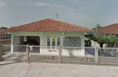 Casa com 3 quartos para alugar na Rua Alferes Schmidt, Comasa, Joinville